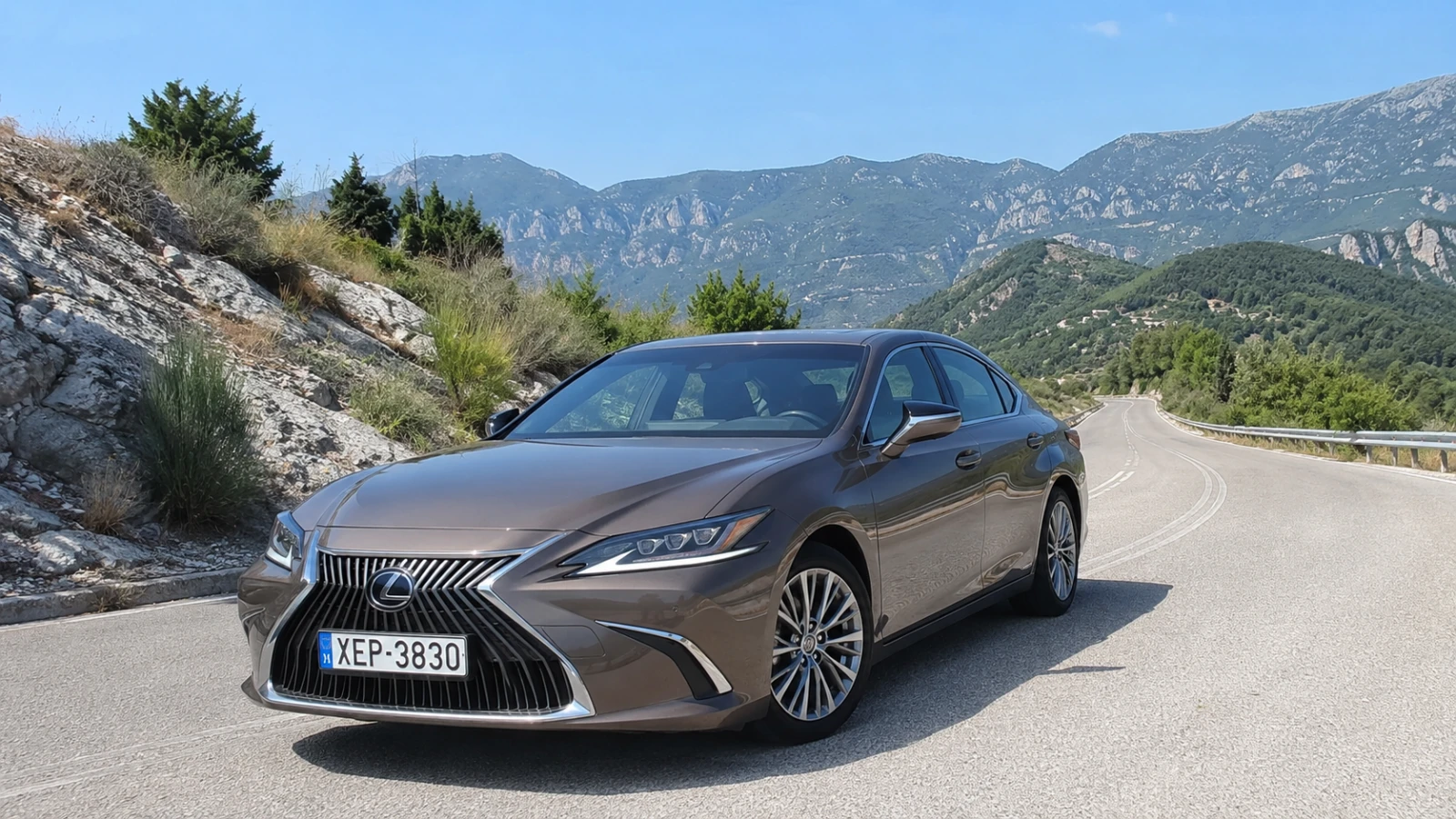 Luxusautovermietung Korfu - Lexus ES 350 für Hochzeiten und besondere Anlässe